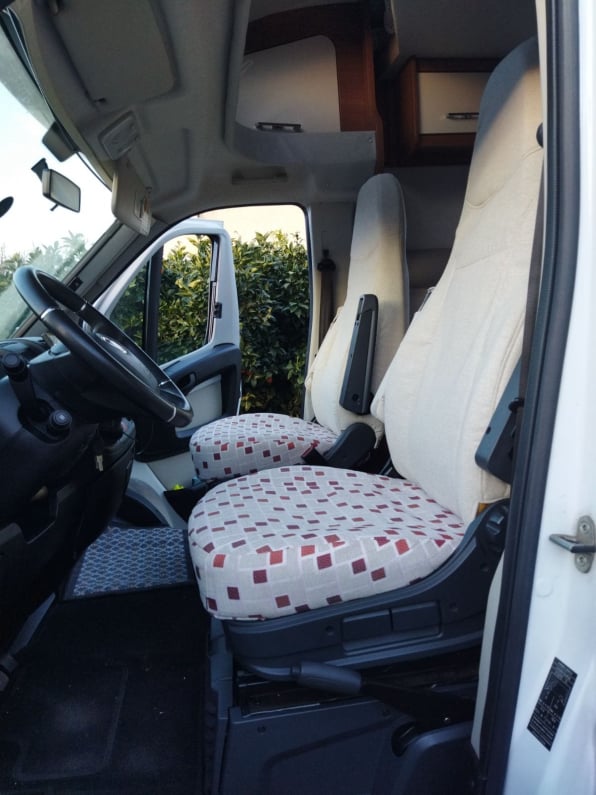 Kati couture broderie : tissus d'assises 9